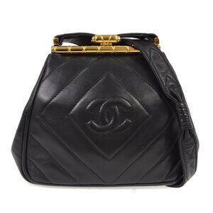 Chanel Black Lambskin Shoulder Bag KQ00069